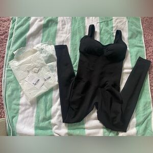 NWT SZ S ONYX BLACK SHAPE SEAMLESS BODYSUIT